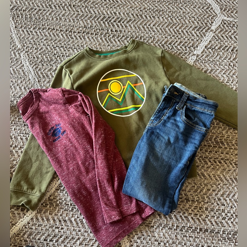 Cat and jack outfit bundle.  Shirts 6/7. Pants 7